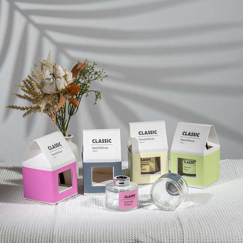 Классический диффузор-язычок в форме круглой стеклянной бутылки.