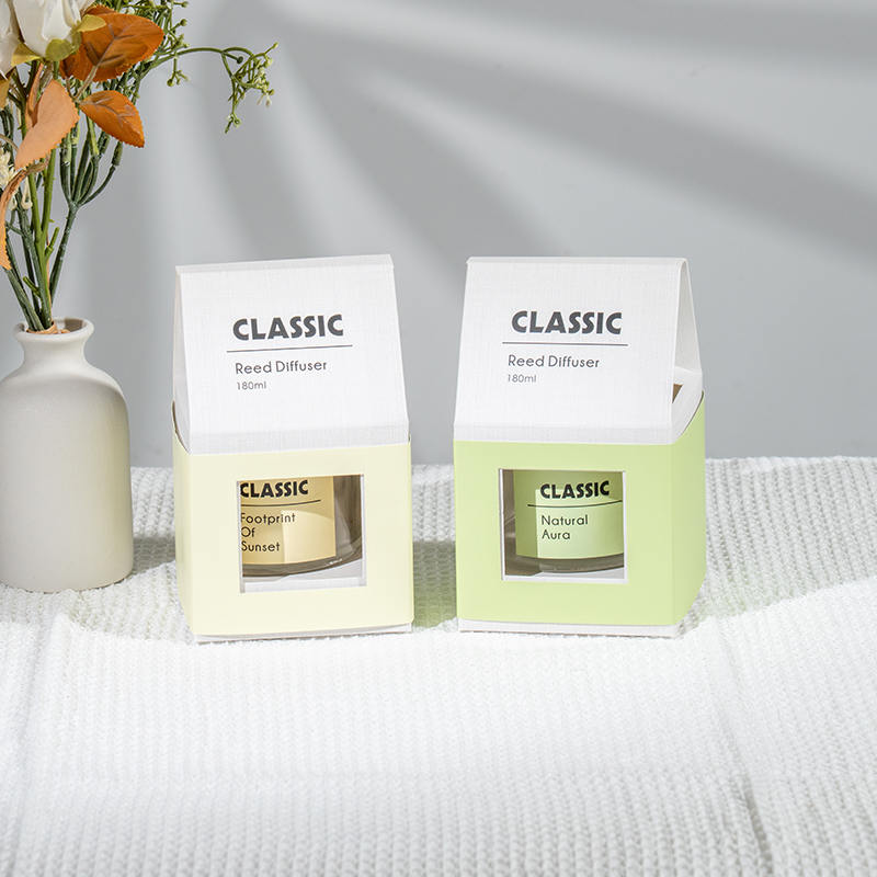 Классический диффузор-язычок в форме круглой стеклянной бутылки.