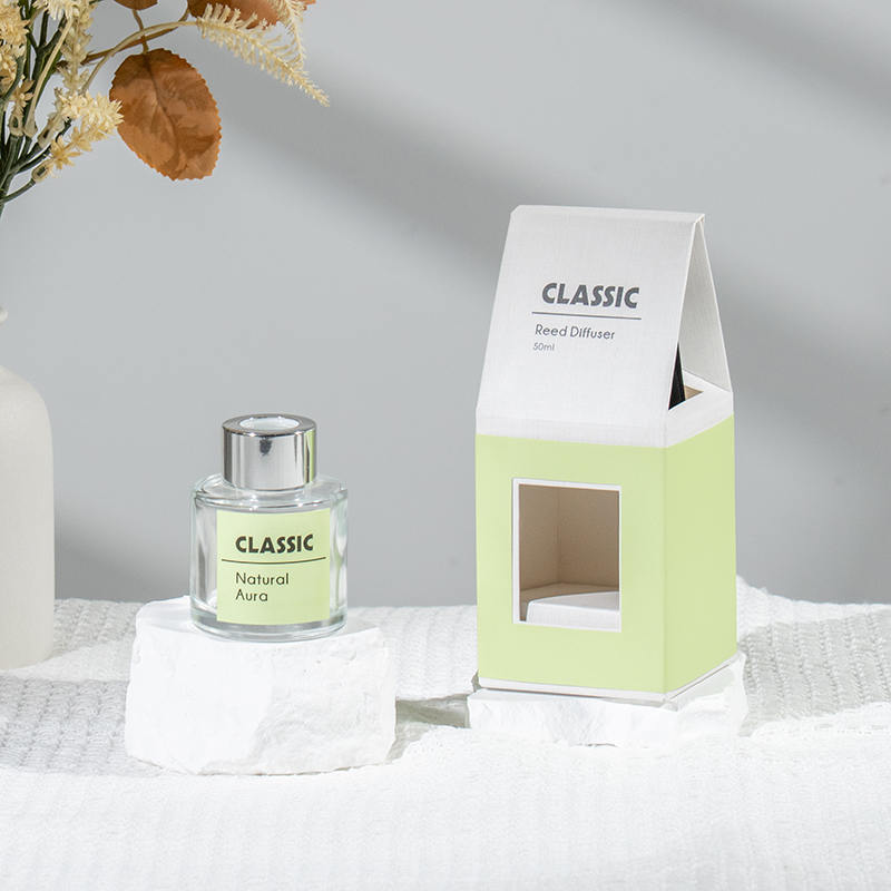 Классический диффузор из круглой стеклянной бутылки объемом 50 мл.