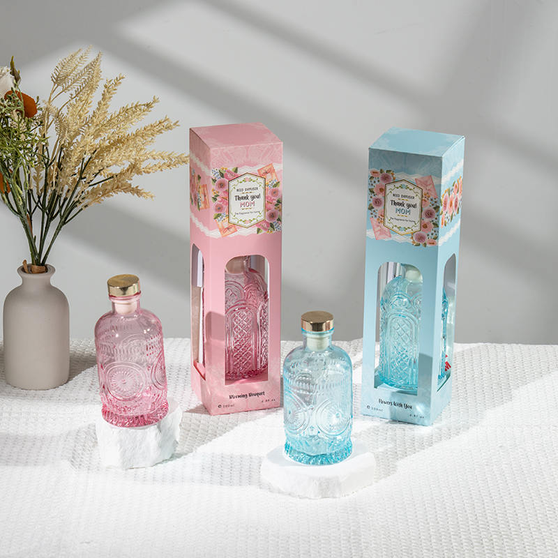 Стильный диффузор в стеклянной бутылке Mother'day - производитель ароматов для дома