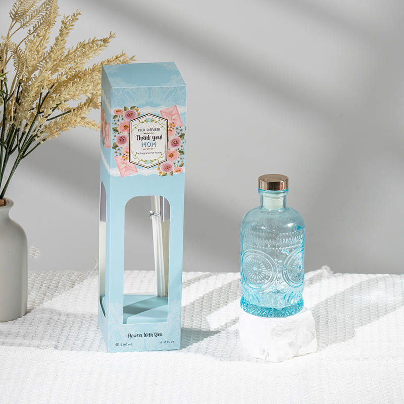 Стильный диффузор в стеклянной бутылке Mother'day - производитель ароматов для дома