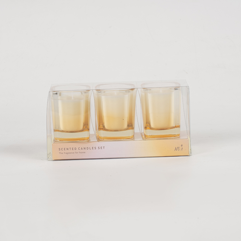 Набор квадратных свечей из 3 штук с градиентным цветом