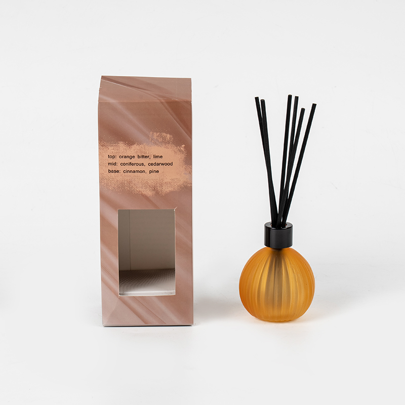 Маленькая стеклянная колба с вертикальными полосами, испаряющийся диффузор из бутылочного тростника - производитель тростникового диффузора для домашнего аромата