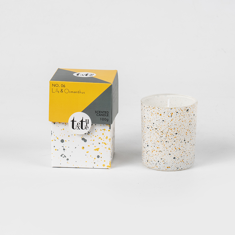 Классическая ароматическая свеча с круглой чашкой и мраморным дизайном - Эко-свеча из соевого воска