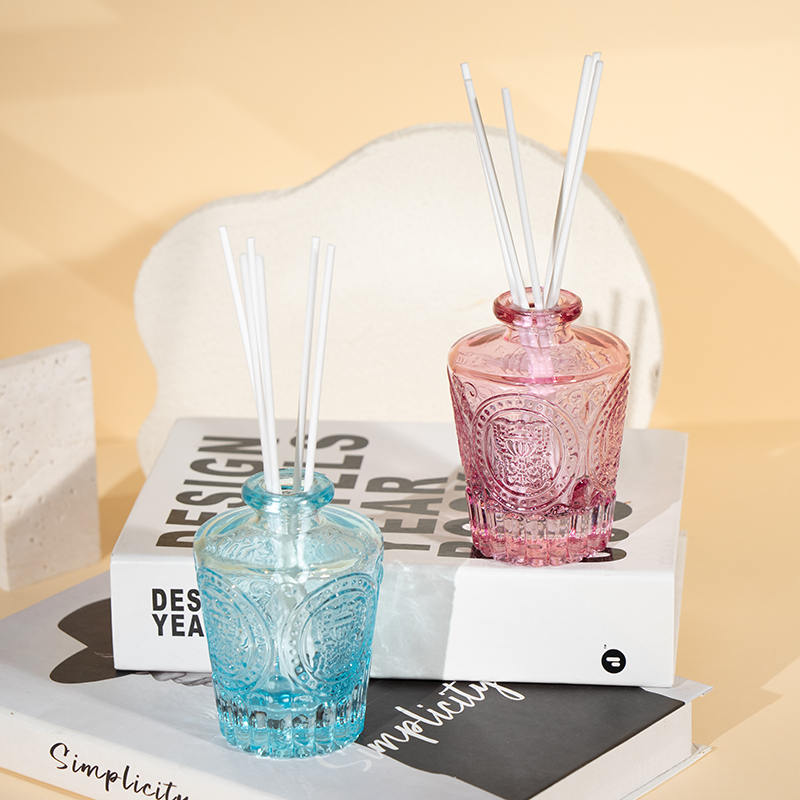 Стильный диффузор в стеклянной бутылке Mother'day — поставщик ароматов для дома